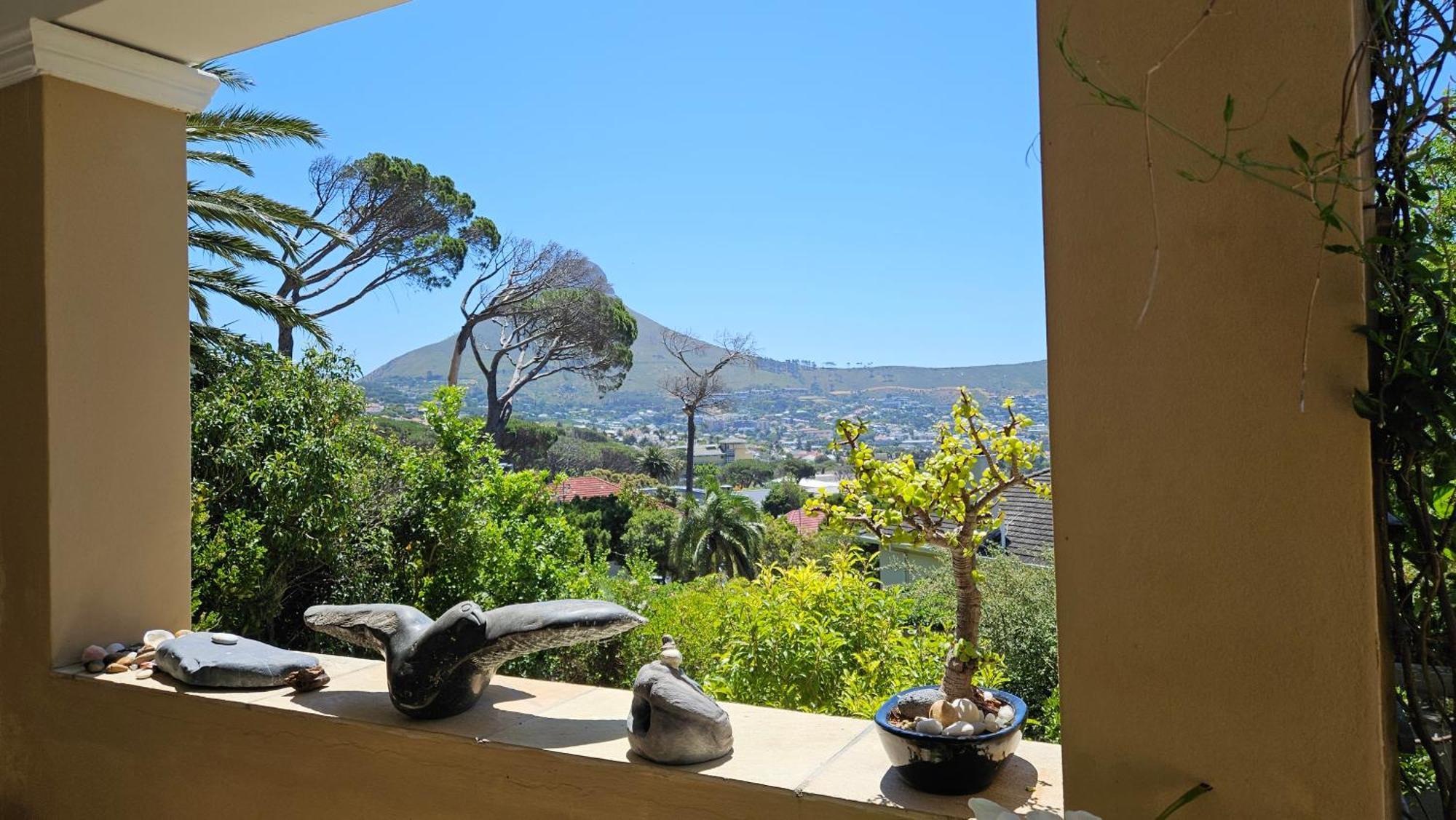 Majestic Mountain Views Holiday home Cape Town